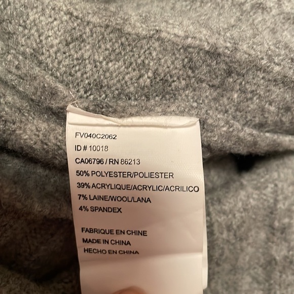 Tristan Grey poncho - Picture 4 of 4